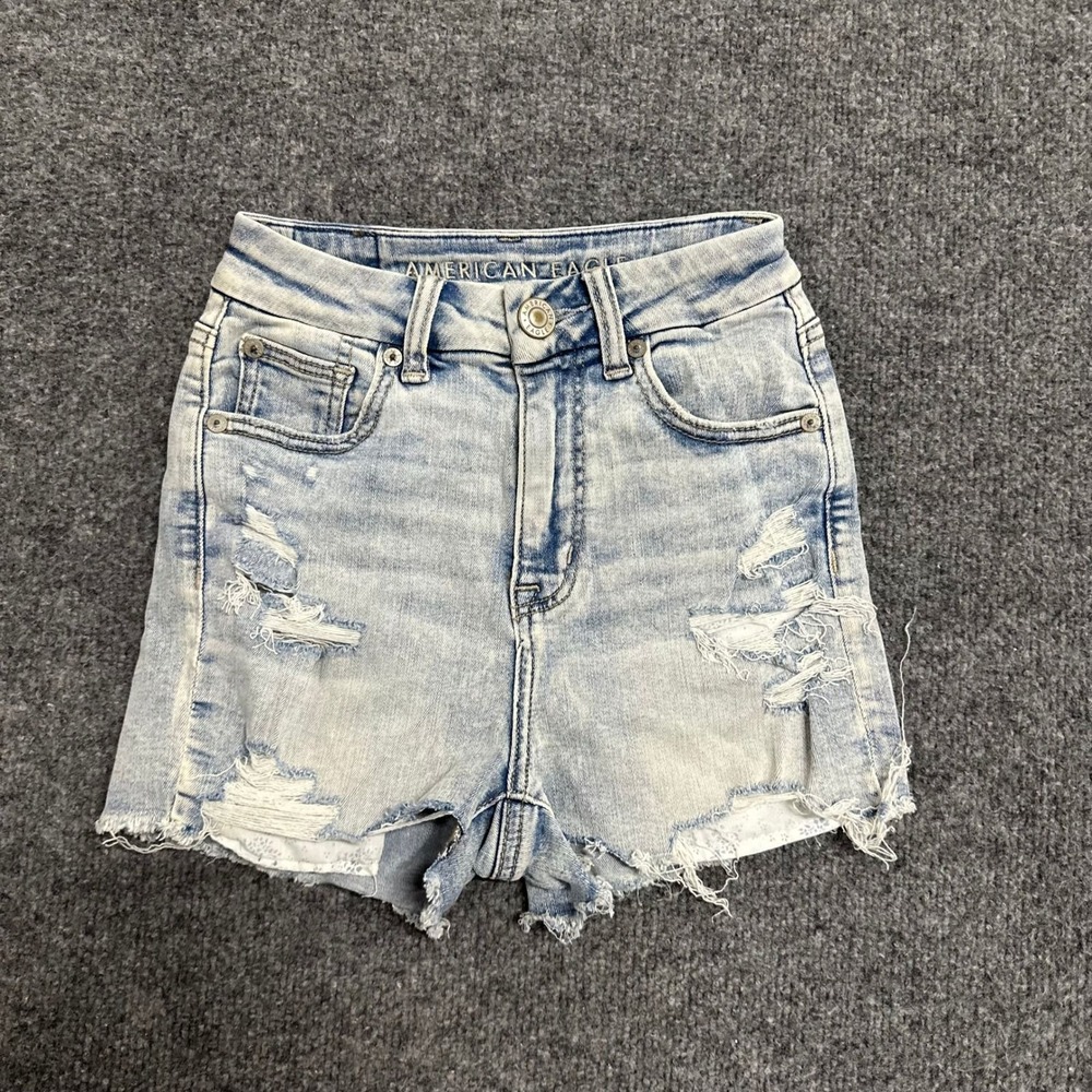 American Eagle Shorts Womens Size 000 Light Wash Viscose Blend Distressed Denim